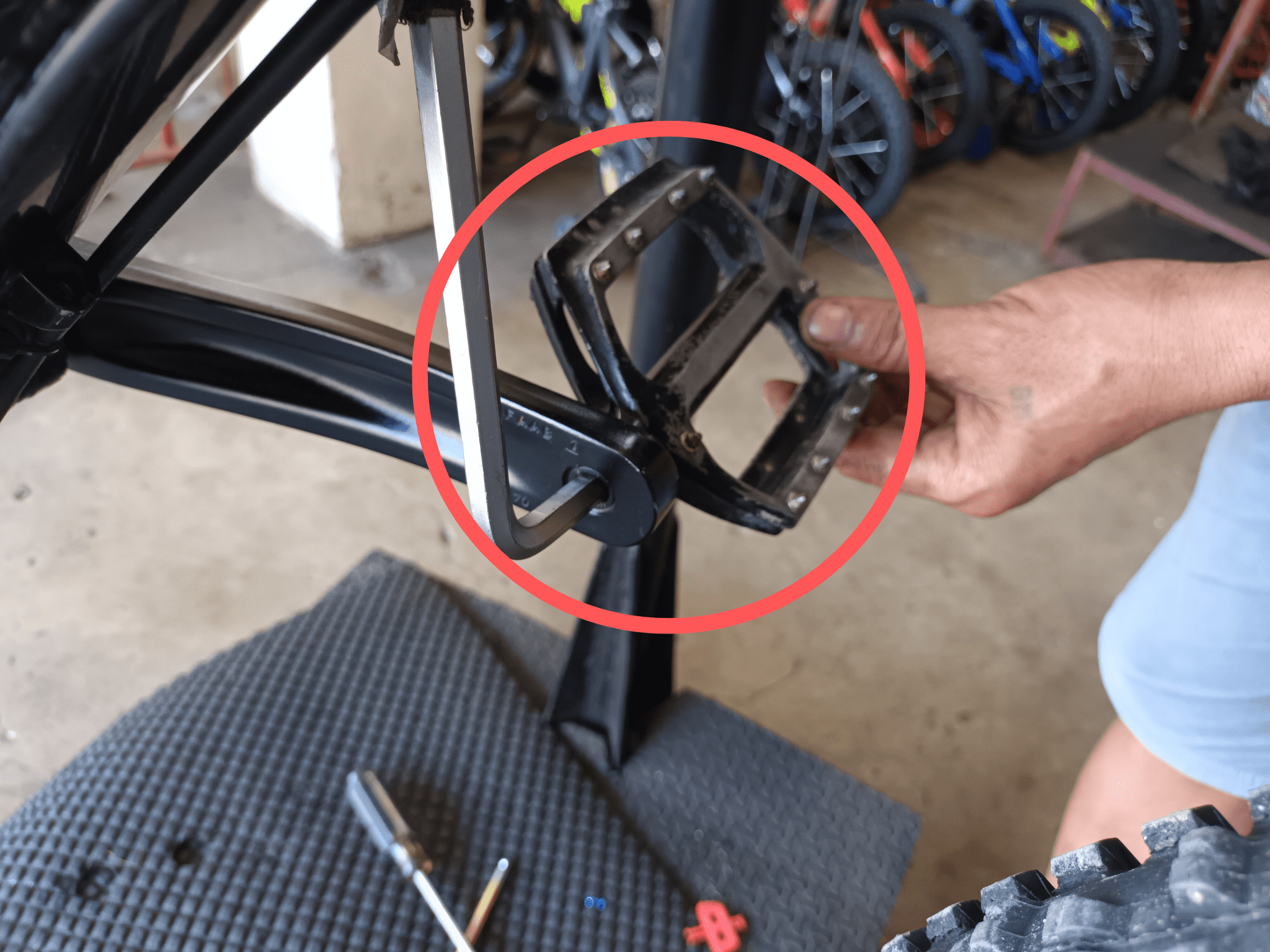 removing pedals mtb