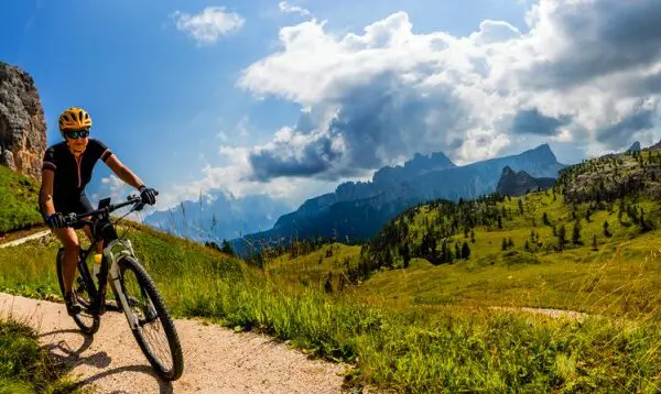 Trail vs Enduro Which Mountain Bike Type Wins